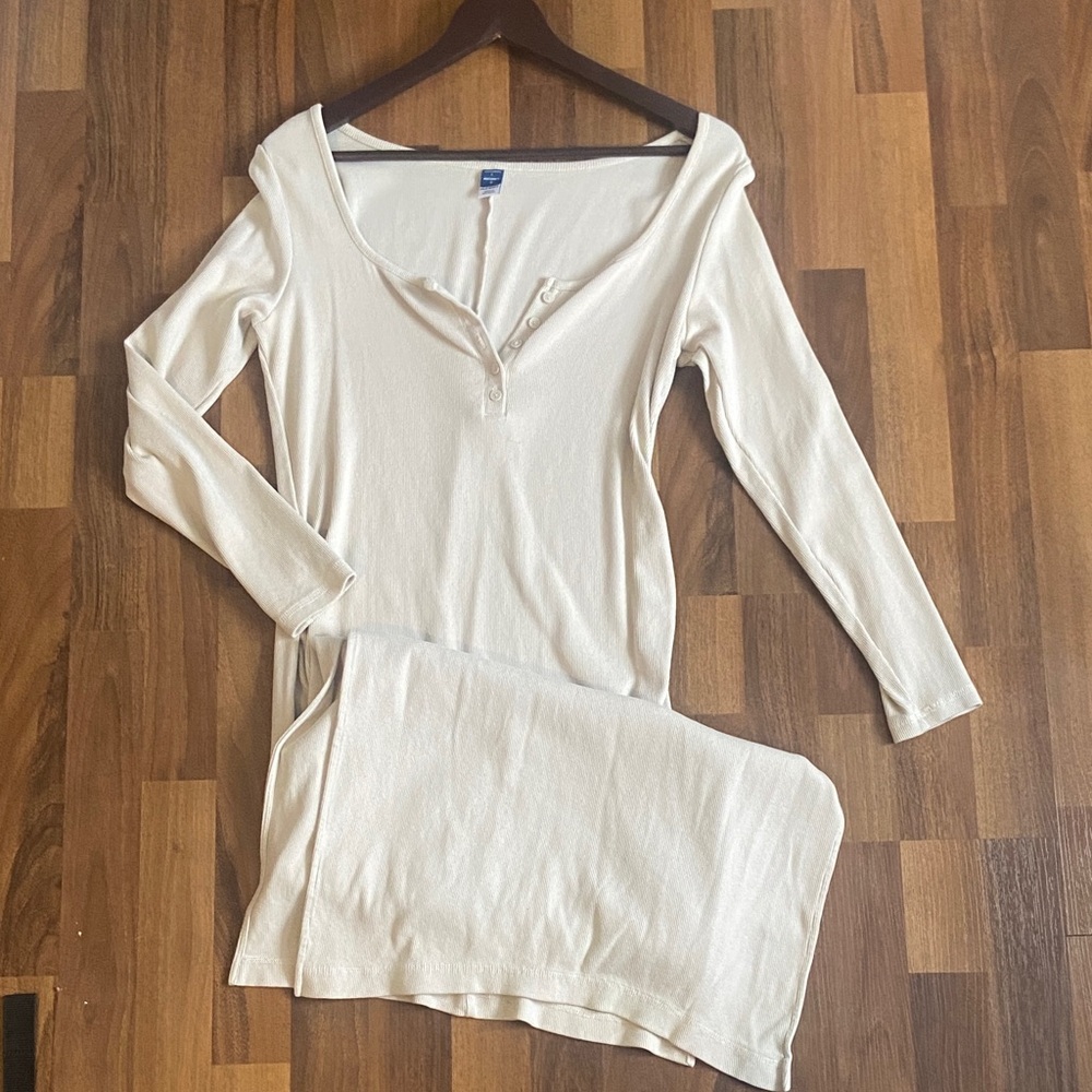 Old Navy Cream Maternity Dress
